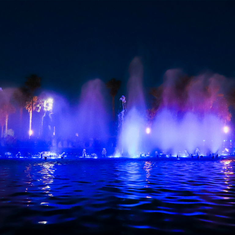 De fontein van Salou in de nacht